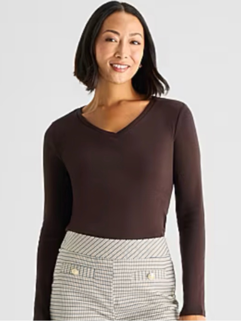 Liz Claiborne Fitted V-Neck Long Sleeve Top in Chocolate Brown